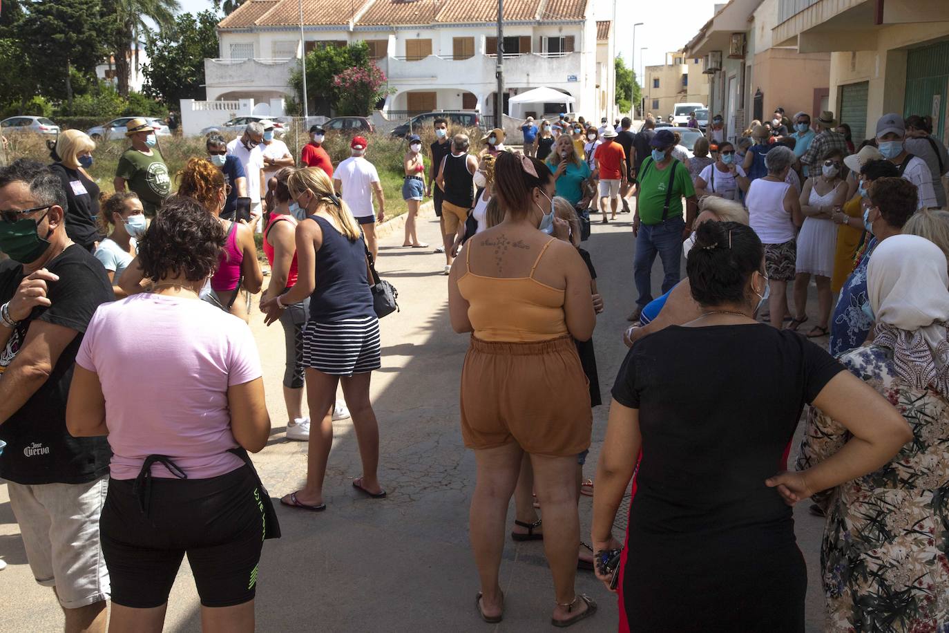 Fotos: Tensión en Los Nietos por llegar argelinos en cuarentena