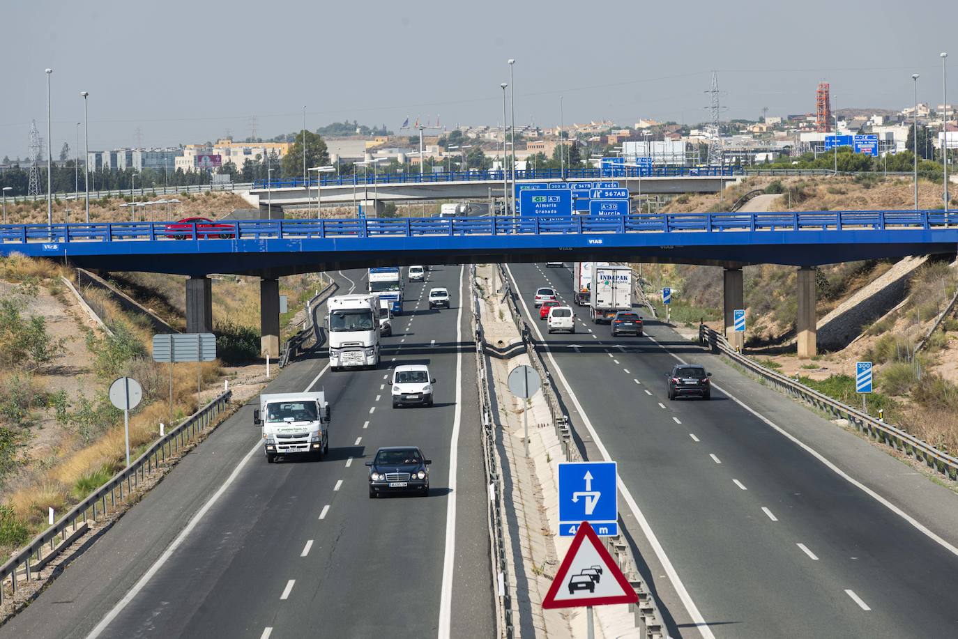 Fotos: Los desplazamientos por carretera en la Region caen un 20% pese al fin de las restricciones