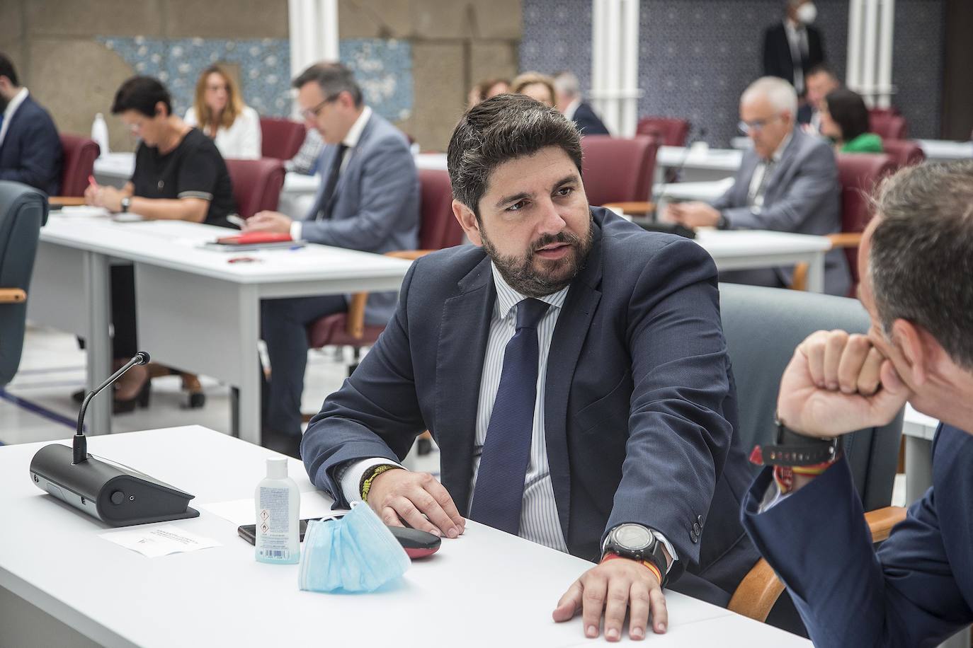 Diputados en el Pleno de la Asamblea Regional.