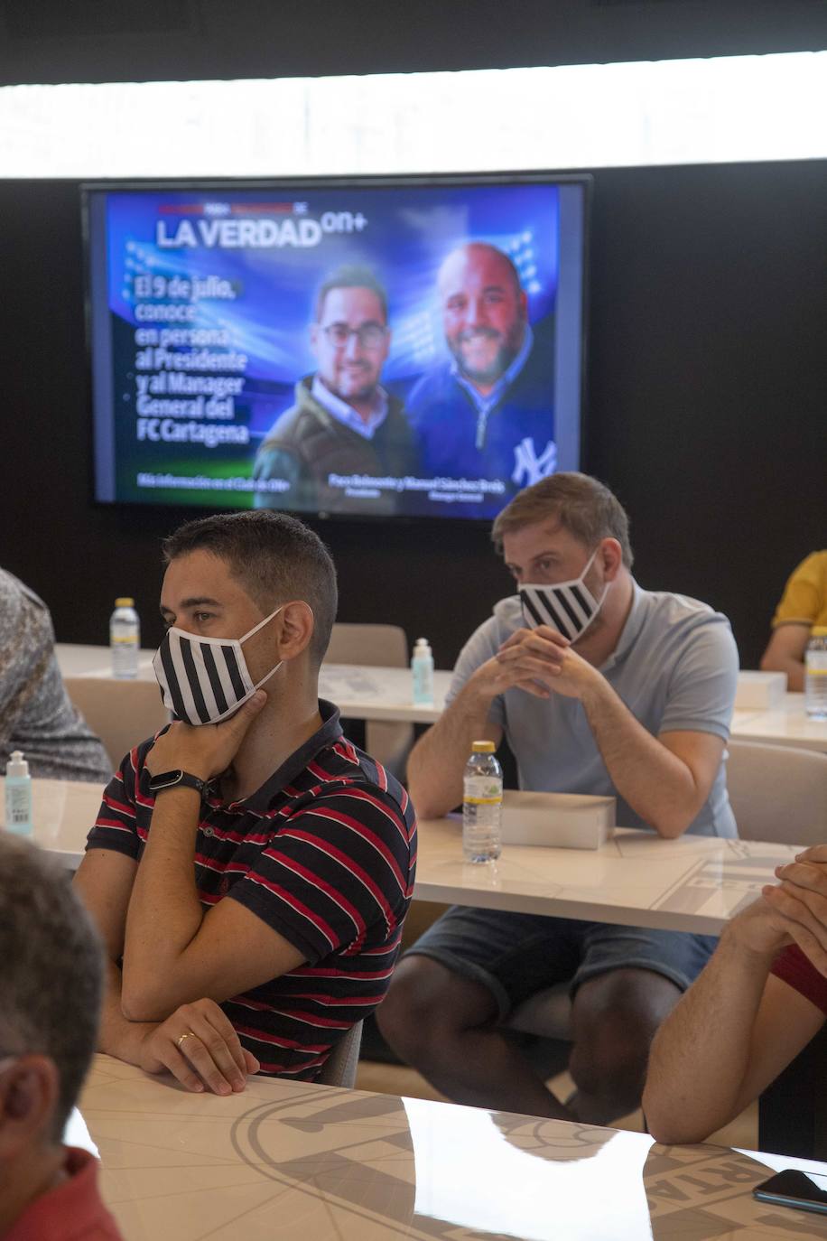 Fotos: Belmonte y Breis, con los suscriptores de LA VERDAD