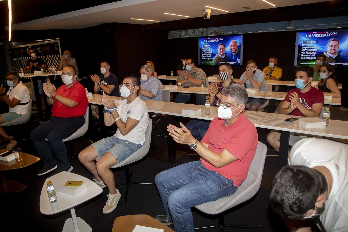 Fotos: Belmonte y Breis, con los suscriptores de LA VERDAD