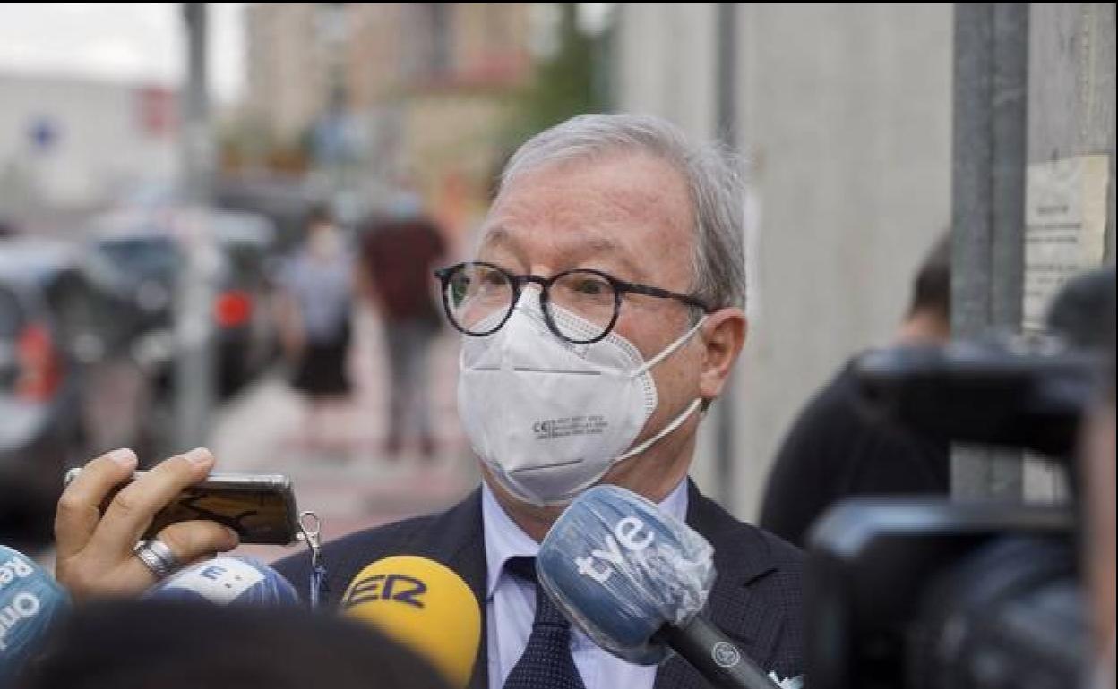 El expresidente de la Comunidad, Ramón Luis Valcárcel, a su salida de la Ciudad de la Justicia de Murcia recientemente.