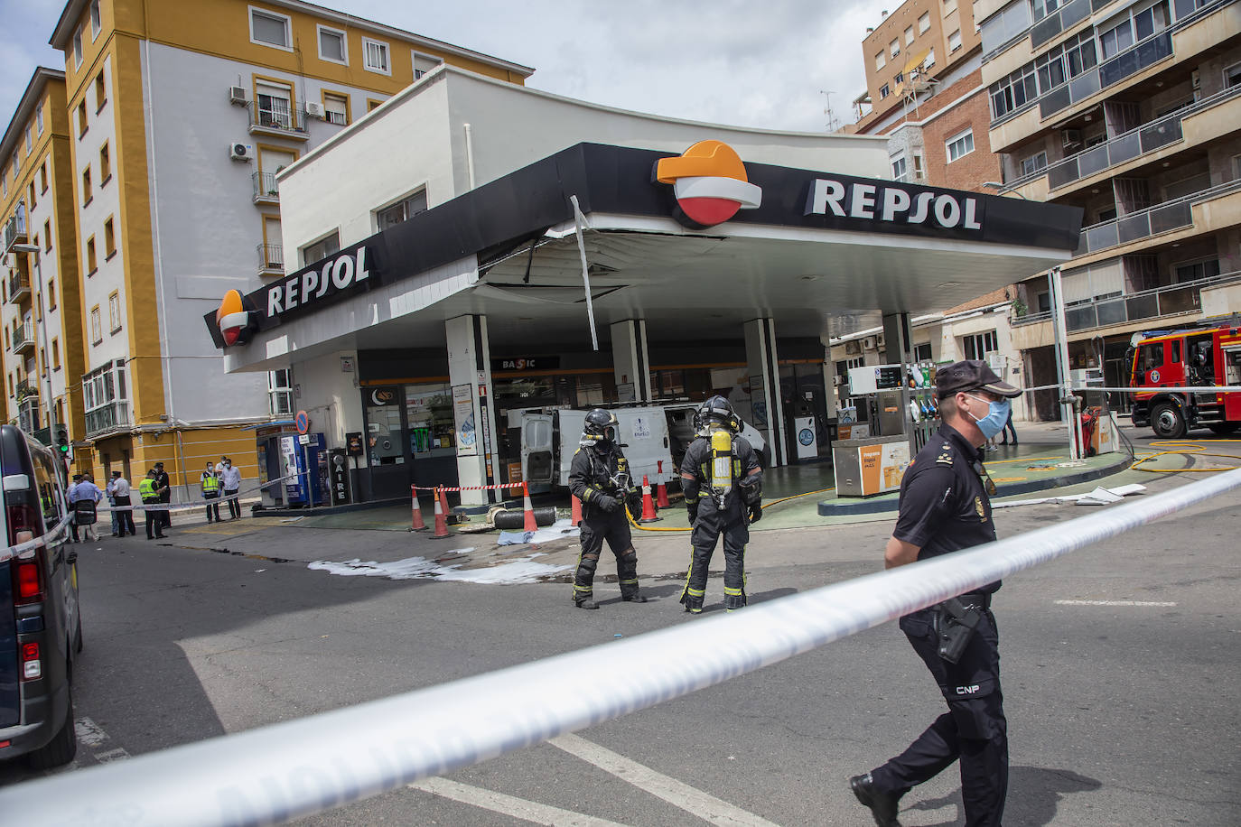 Fotos: Explosión en una gasolinera de Cartagena