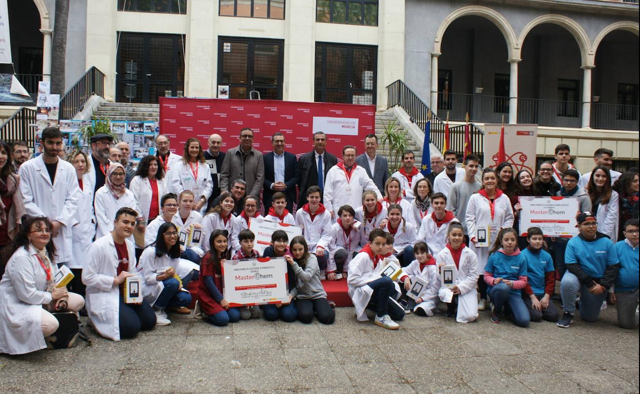 Los jóvenes que participan en la segunda edición de este concurso.