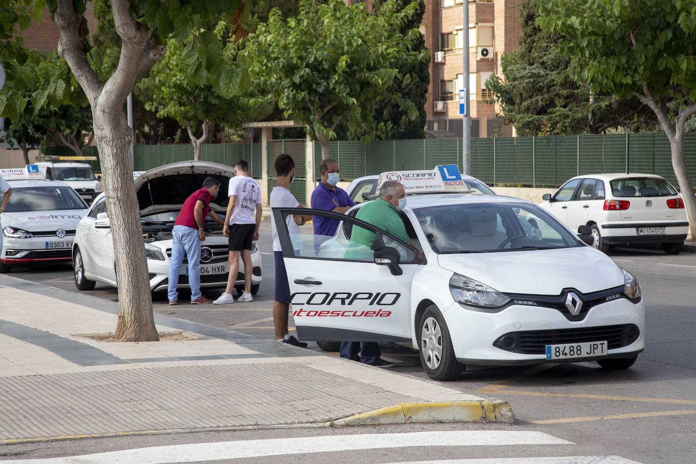 Fotos: Meses de espera en Cartagena para 3.000 alumnos de autoescuela