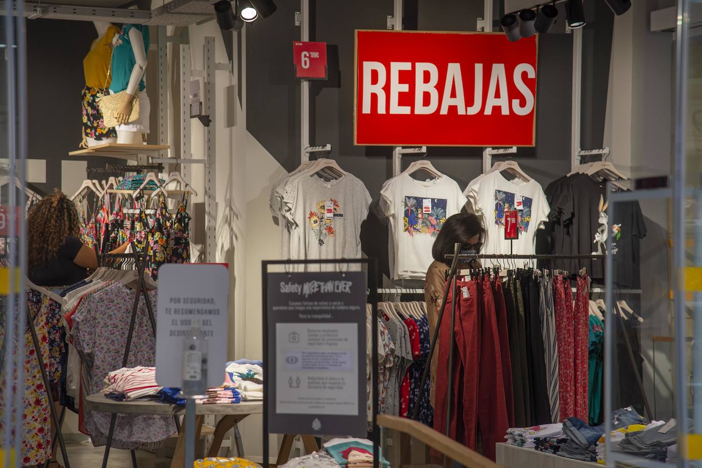 Fotos: Sigue la campaña de rebajas en Cartagena