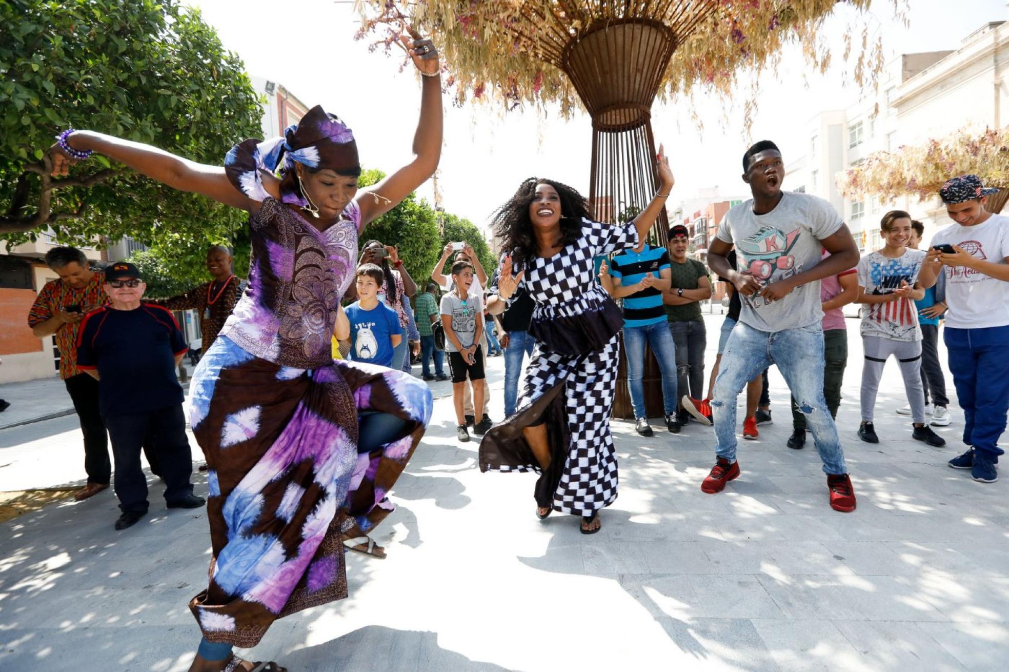 Un grupo de personas celebra el Día Mundial de África, en una imagen de archivo. 