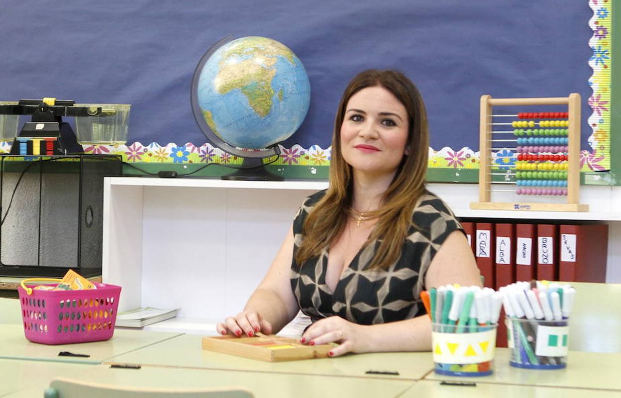 La consejera de Educación y Cultura, Esperanza Moreno, en el colegio Cierva Peñafiel de Murcia. 