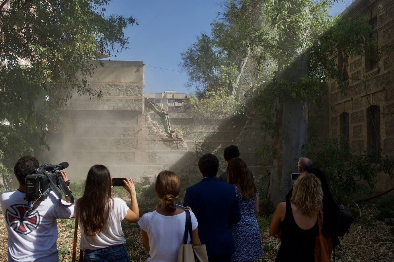 Fotos: Derriban los primeros muros de la Cárcel Vieja de Murcia