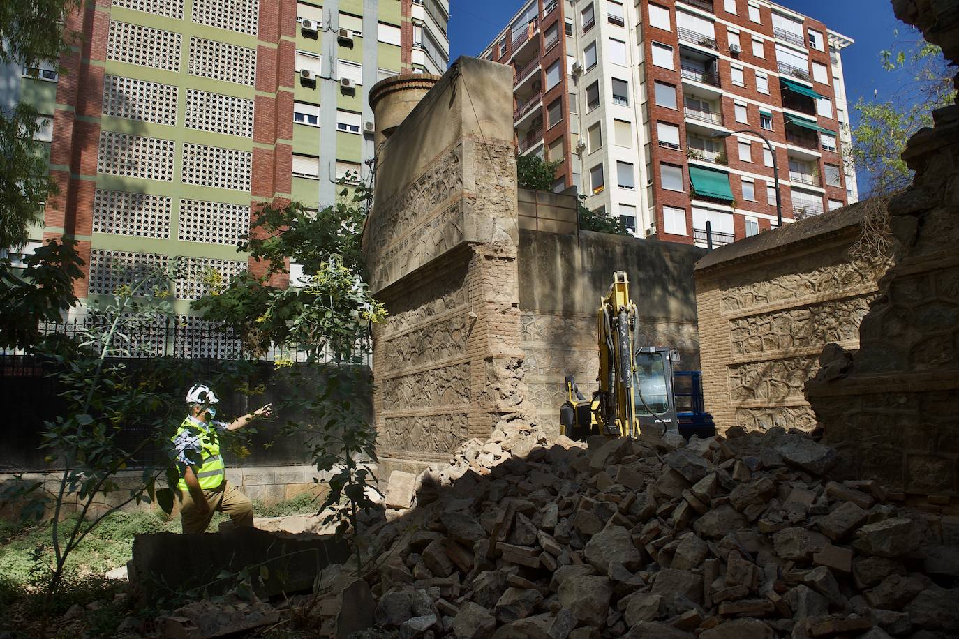 Fotos: Derriban los primeros muros de la Cárcel Vieja de Murcia