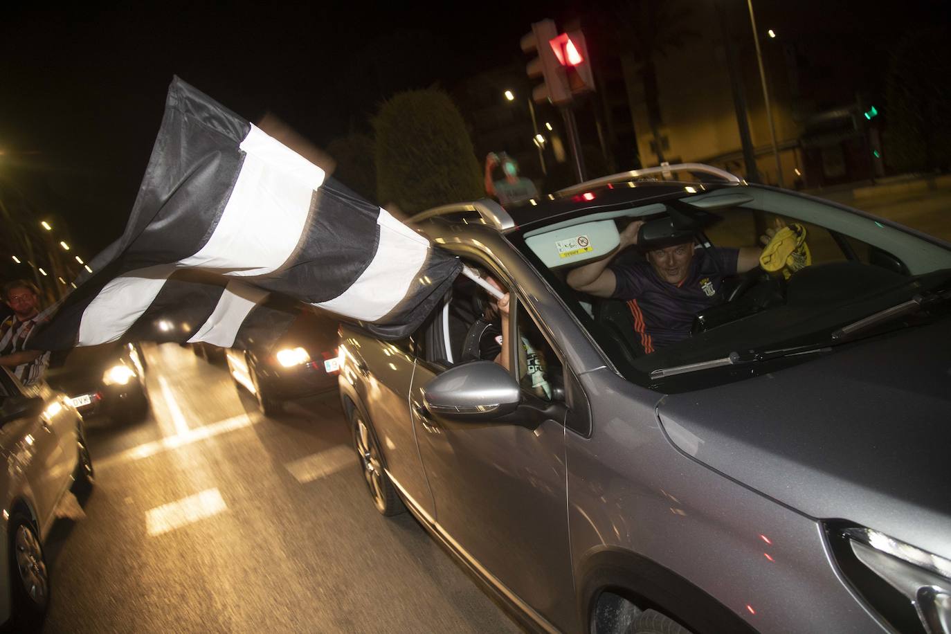 Fotos: Así está viviendo la afición blanquinegra el partido en Cartagena