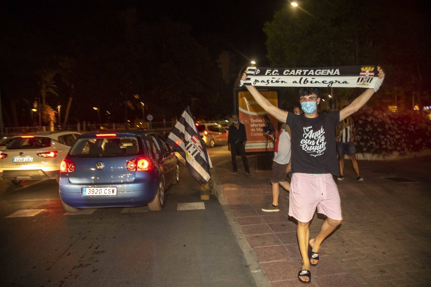 Fotos: Así está viviendo la afición blanquinegra el partido en Cartagena