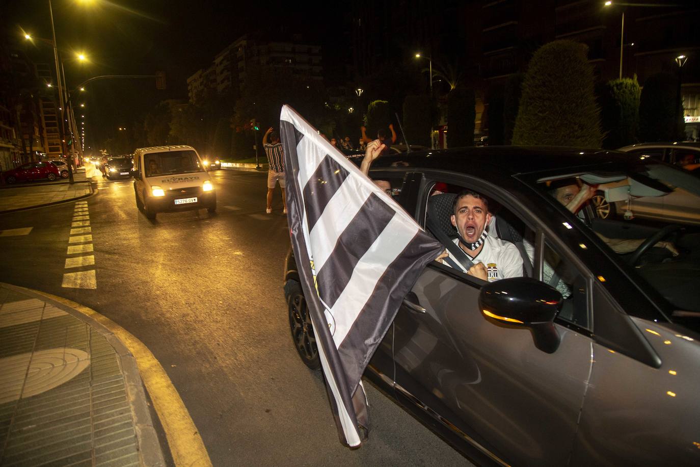 Fotos: Así está viviendo la afición blanquinegra el partido en Cartagena