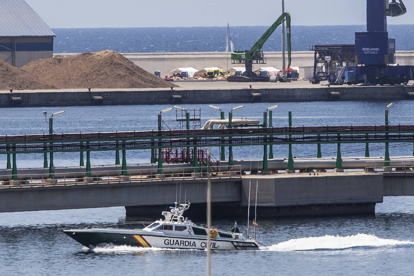 Fotos: Campamento de inmigrantes en el Puerto de Cartagena.