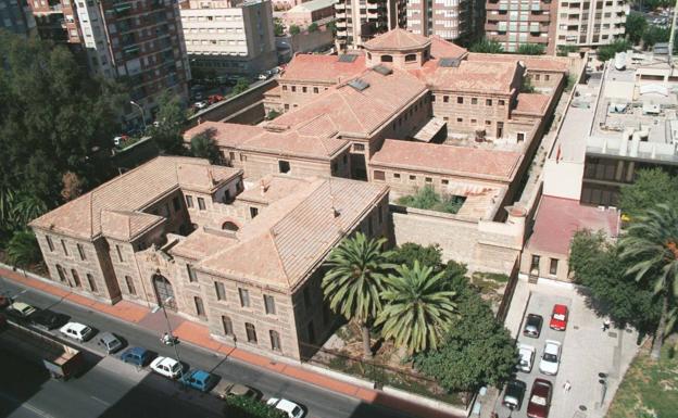 Vista aérea del edificio de la antigua Prisión Provincial, en pleno centro de Murcia.