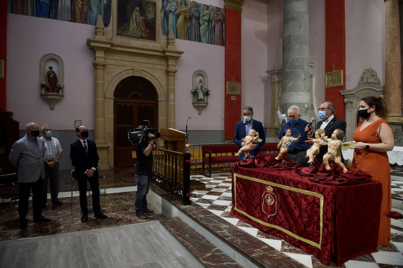 Fotos: Cultura entrega restaurados los cuatro ángeles del paso de la cofradía Cristo del Perdón