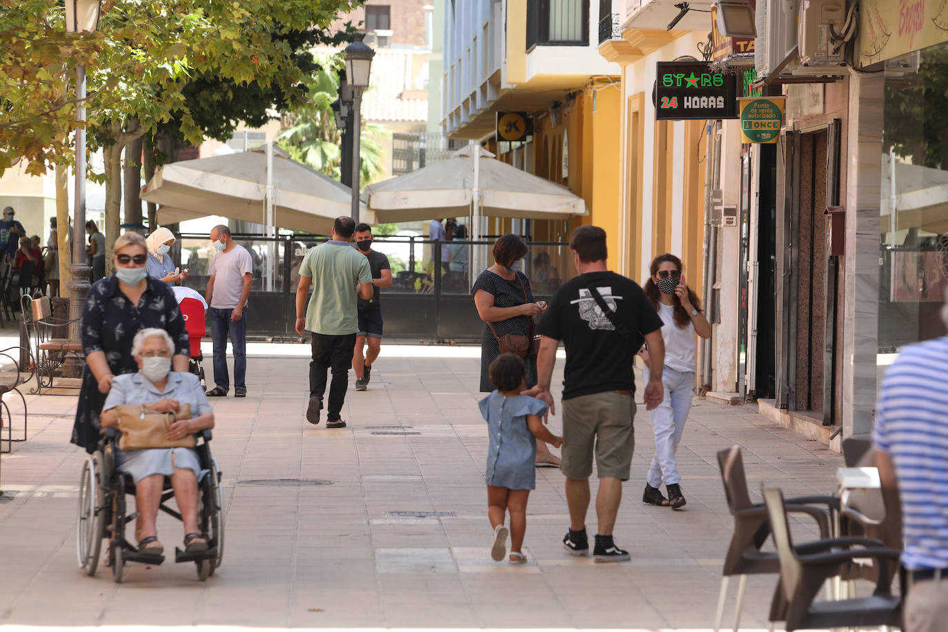 Fotos: El sector hostelero paga en Lorca los platos rotos por el temor a un rebrote