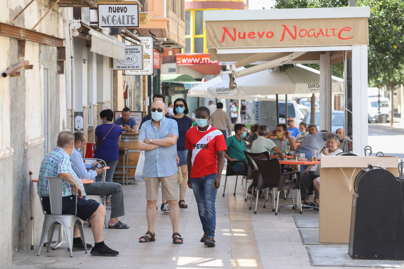 Fotos: El sector hostelero paga en Lorca los platos rotos por el temor a un rebrote