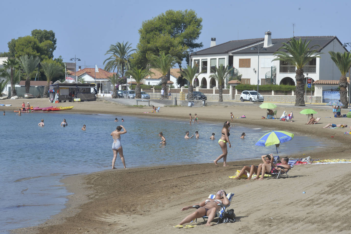 Fotos: Veraneantes de Puerto de Mazarrón deciden regresar a sus hogares por los rebrotes