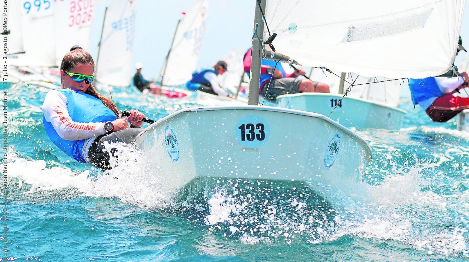 Un momento de una de las regatas de la jornada de ayer,en aguas de Águilas. 
