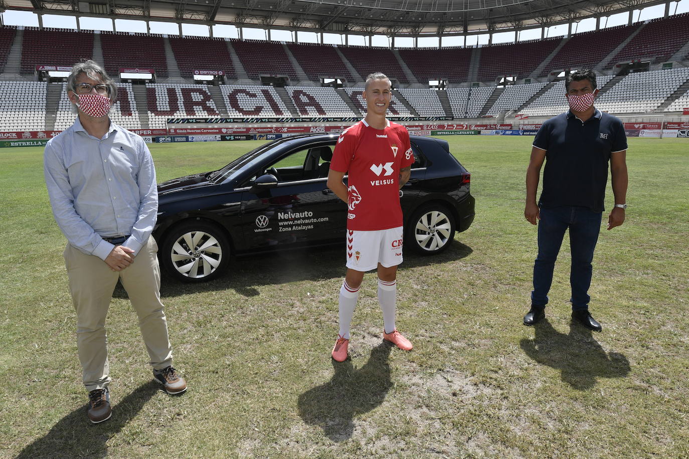 Fotos: El Real Murcia incorpora al central Miguel Muñoz