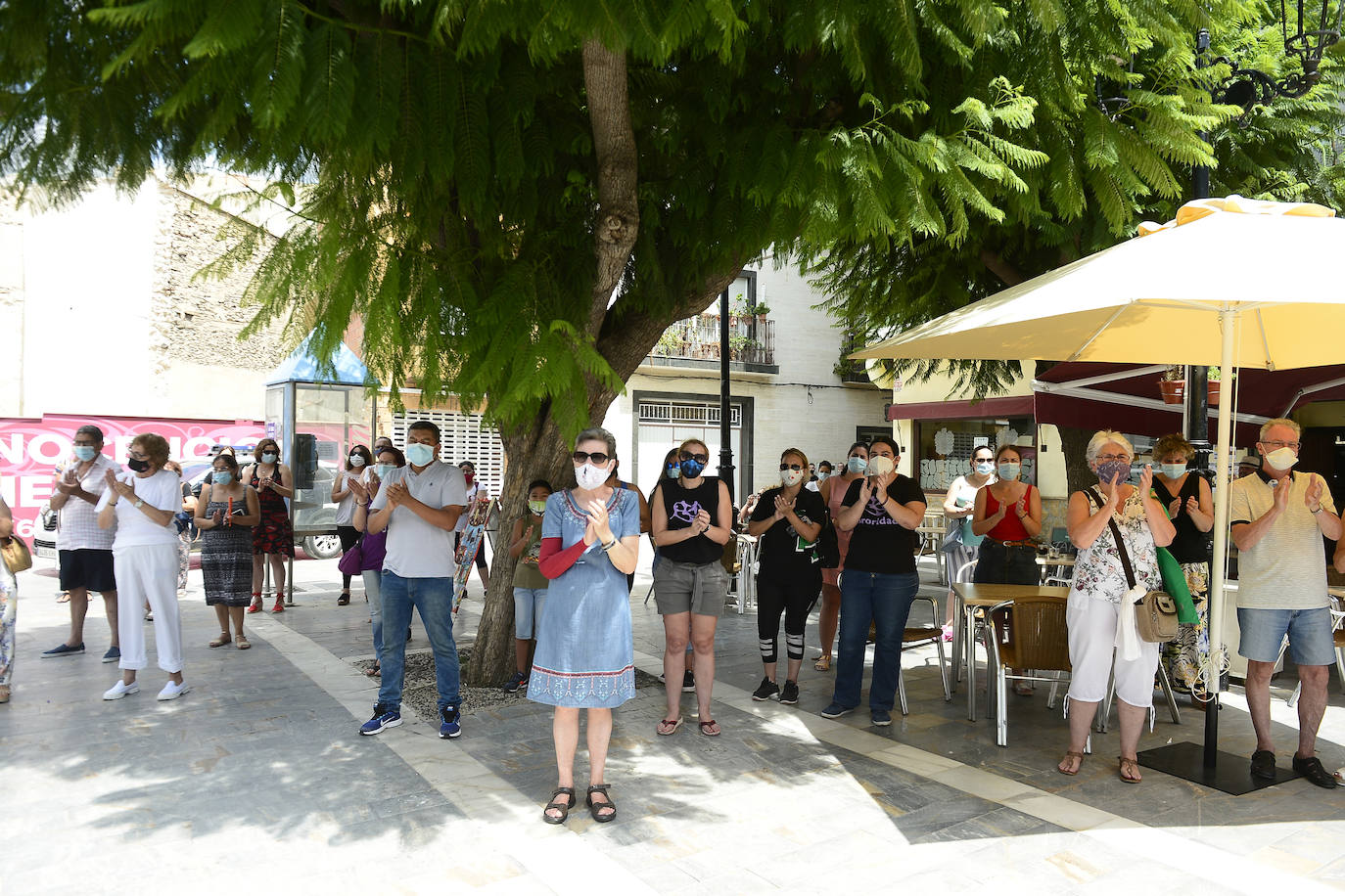 Fotos: Concentración contra la violencia de género en Archena