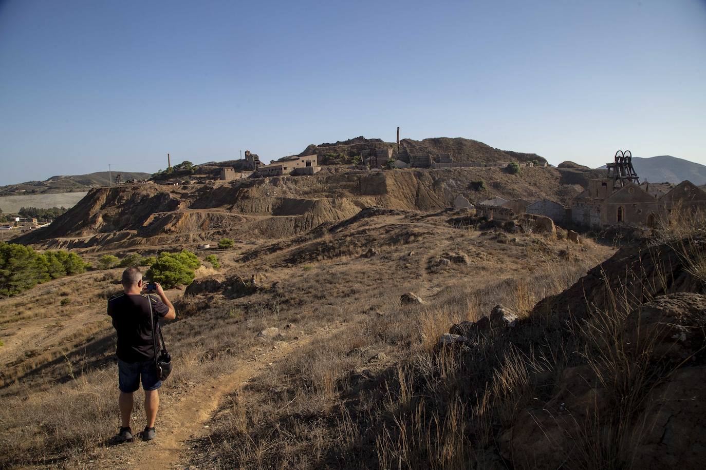 Vistas del Cabezo Rajao desde el Cabezo Agudo. Mina Montserrat y la mina Iberia en el fondo.