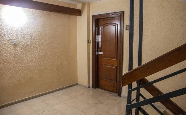 La puerta de la vivienda donde se produjo la agresión.