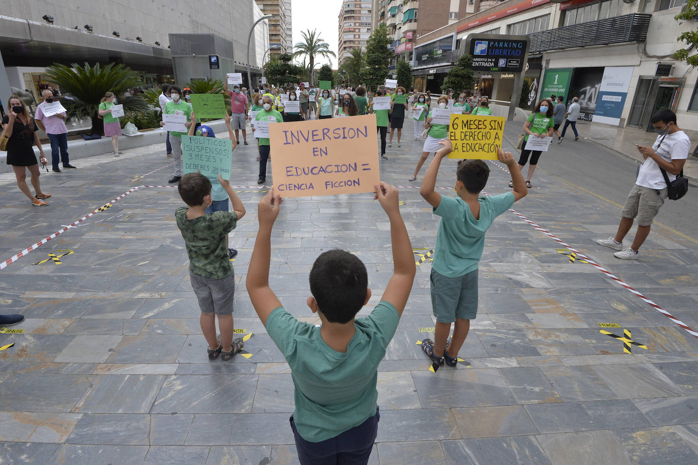 Fotos: Concentración de la Marea Verde contra las medidas del inicio escolar