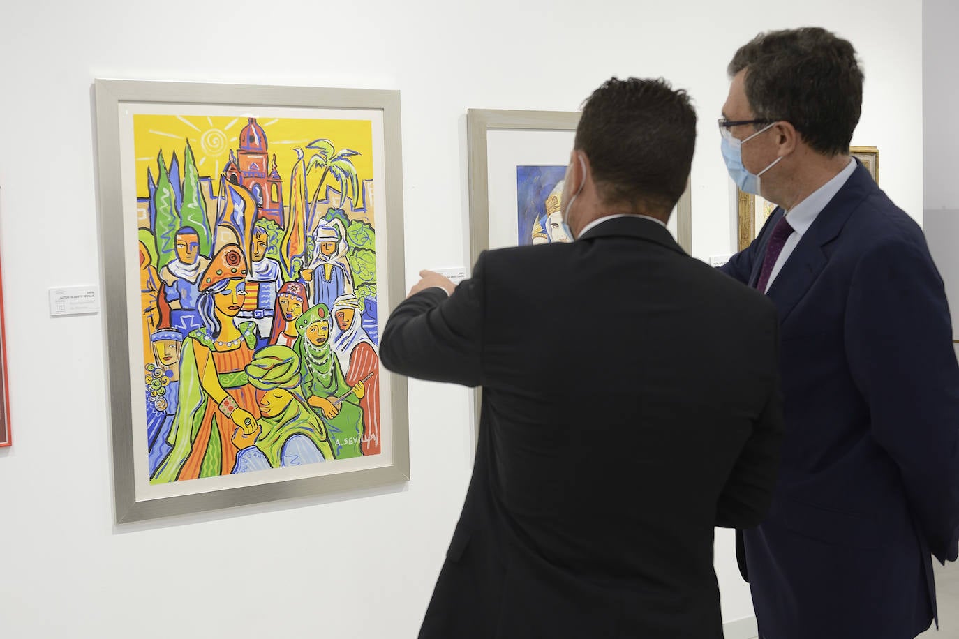 Fotos: Moros y Cristianos exhiben sus trajes, carteles y vídeos en La Glorieta