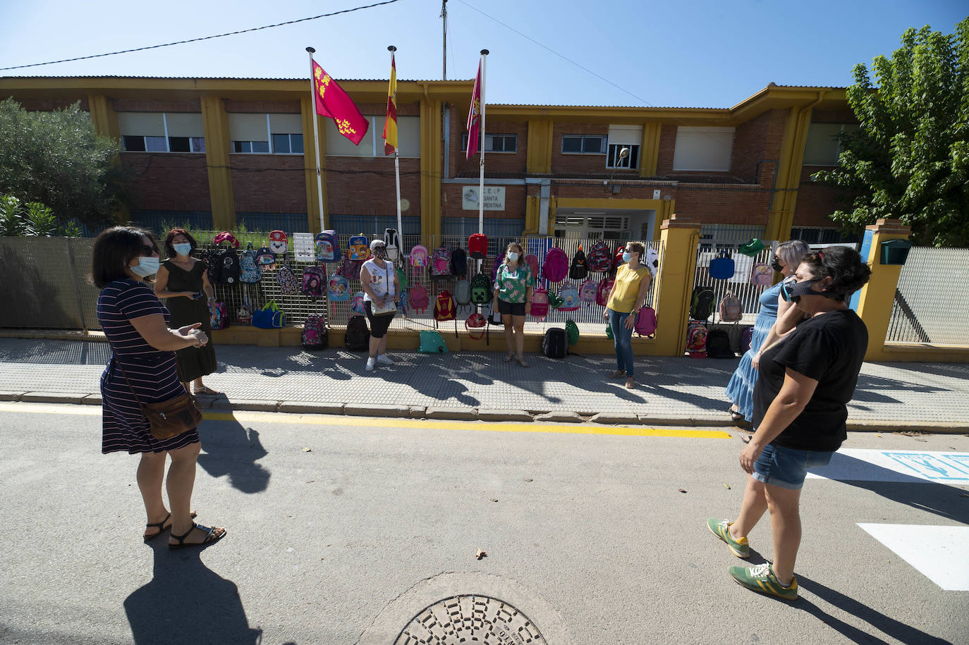 Fotos: Quejas de los padres de La Palma por los defectos en el nuevo aulario del colegio