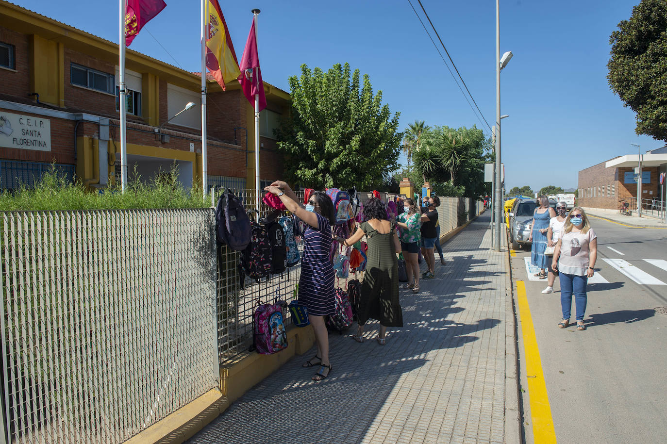 Fotos: Quejas de los padres de La Palma por los defectos en el nuevo aulario del colegio