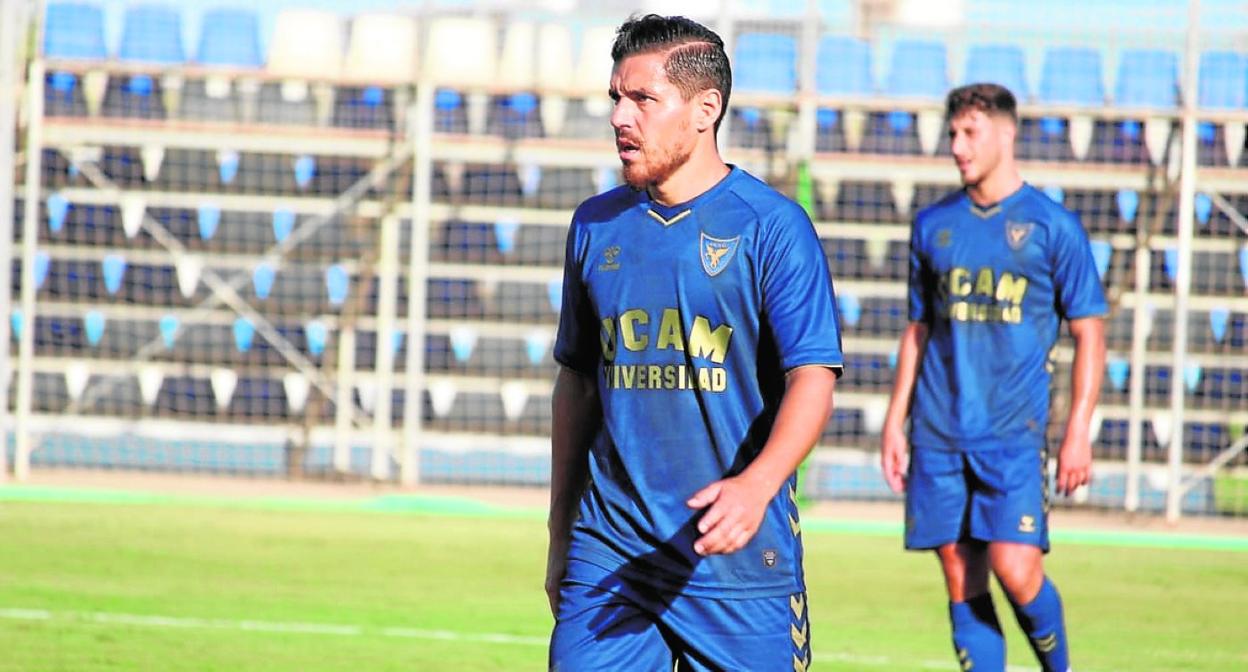 Josete Malagón, nuevo defensa del UCAM, en el partido de ayer en Pinatar Arena. 