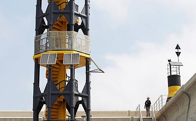 Nuevo faro de Valencia.