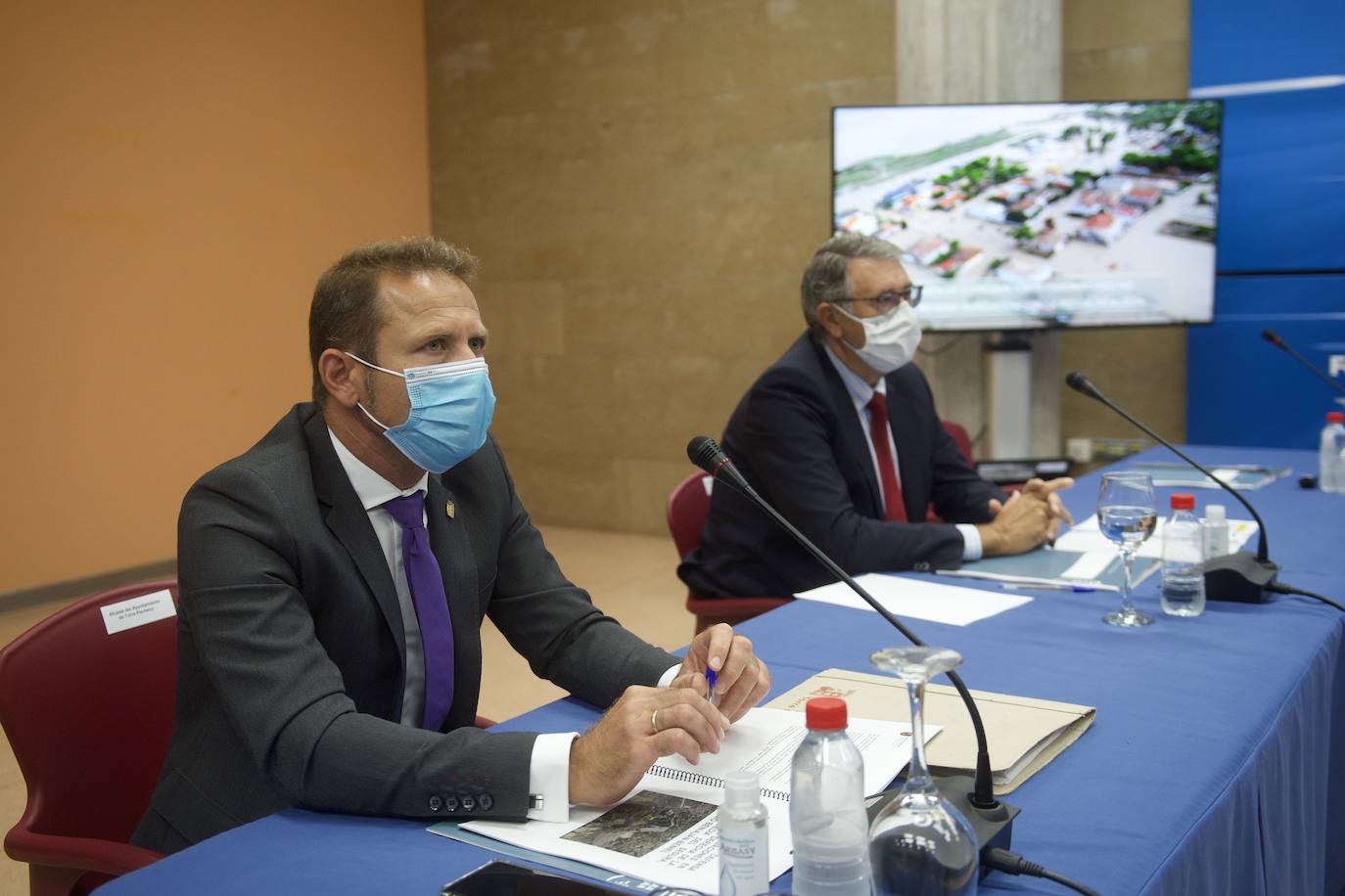 Fotos: Miras presenta un plan con 77 millones de euros «para dar una solución a las inundaciones»