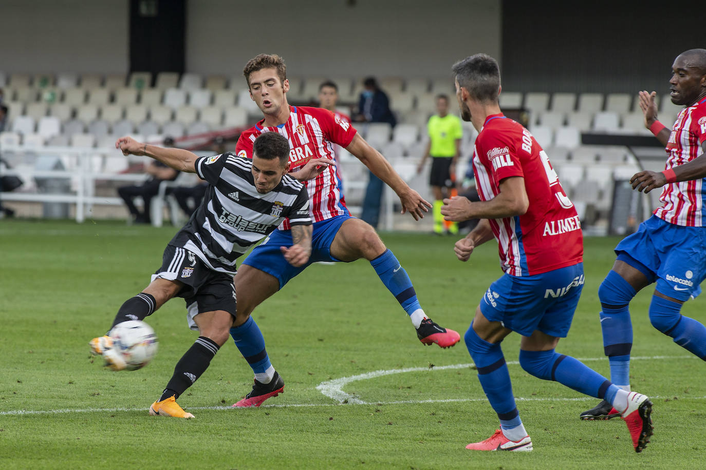 Fotos: Primer disgusto para un Efesé demasiado verde