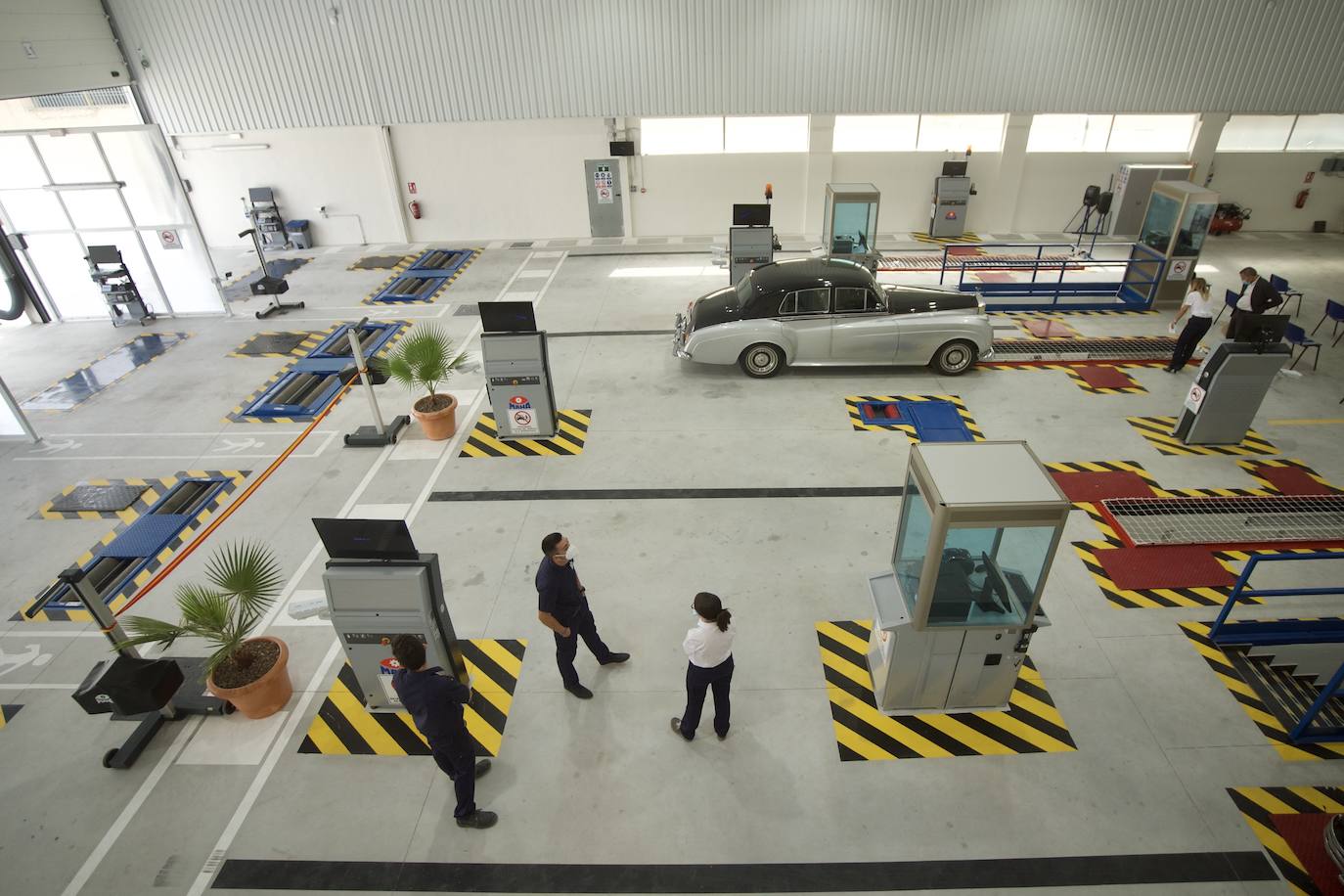 Fotos: El Polígono Industrial Oeste de San Ginés acoge la sexta ITV de Murcia