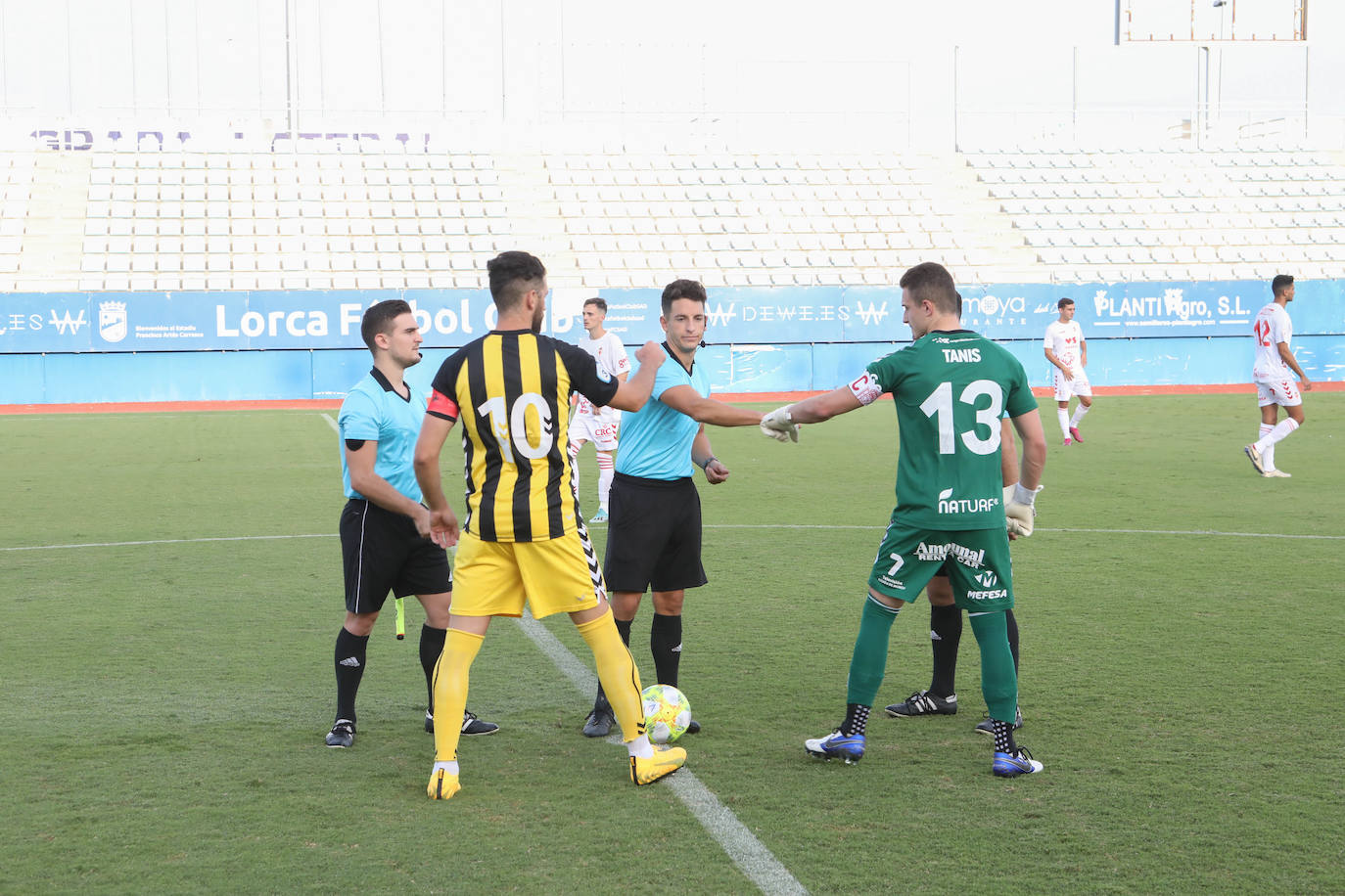 Fotos: El Lorca le da otro toque de atención al Real Murcia