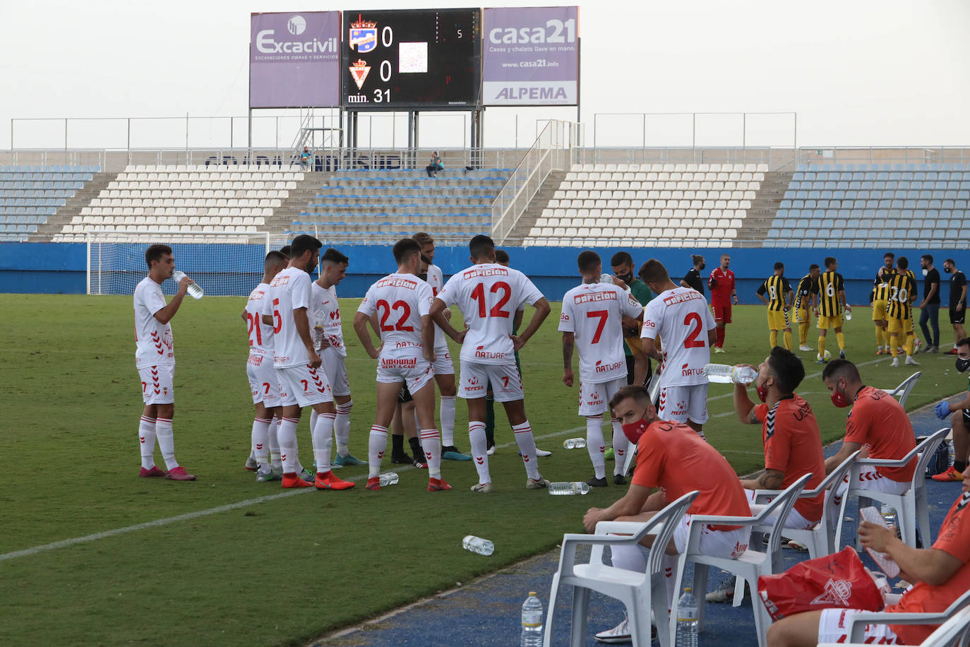 Fotos: El Lorca le da otro toque de atención al Real Murcia