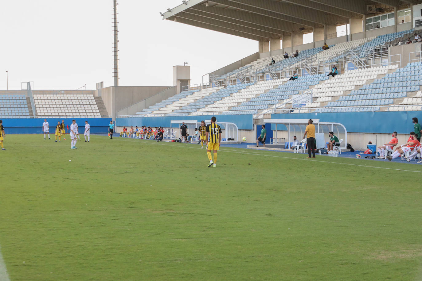 Fotos: El Lorca le da otro toque de atención al Real Murcia