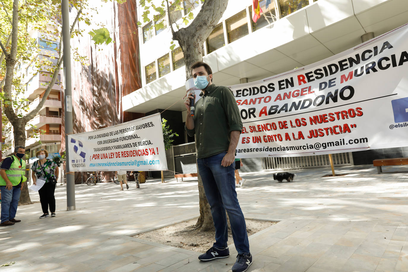 Fotos: La Marea de Residencias de la Región pide «proteger a los ancianos abandonados y justicia para los muertos»