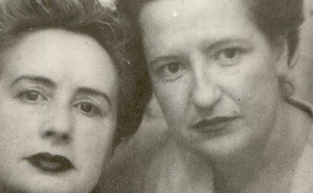 Dice Díez de Revenga que a partir de 1936 toda la poesía amorosa de Carmen Conde es «expresión de esa amistad íntima» que las dedicatorias a Amanda Junquera ponen de relieve «con luminosa claridad». 