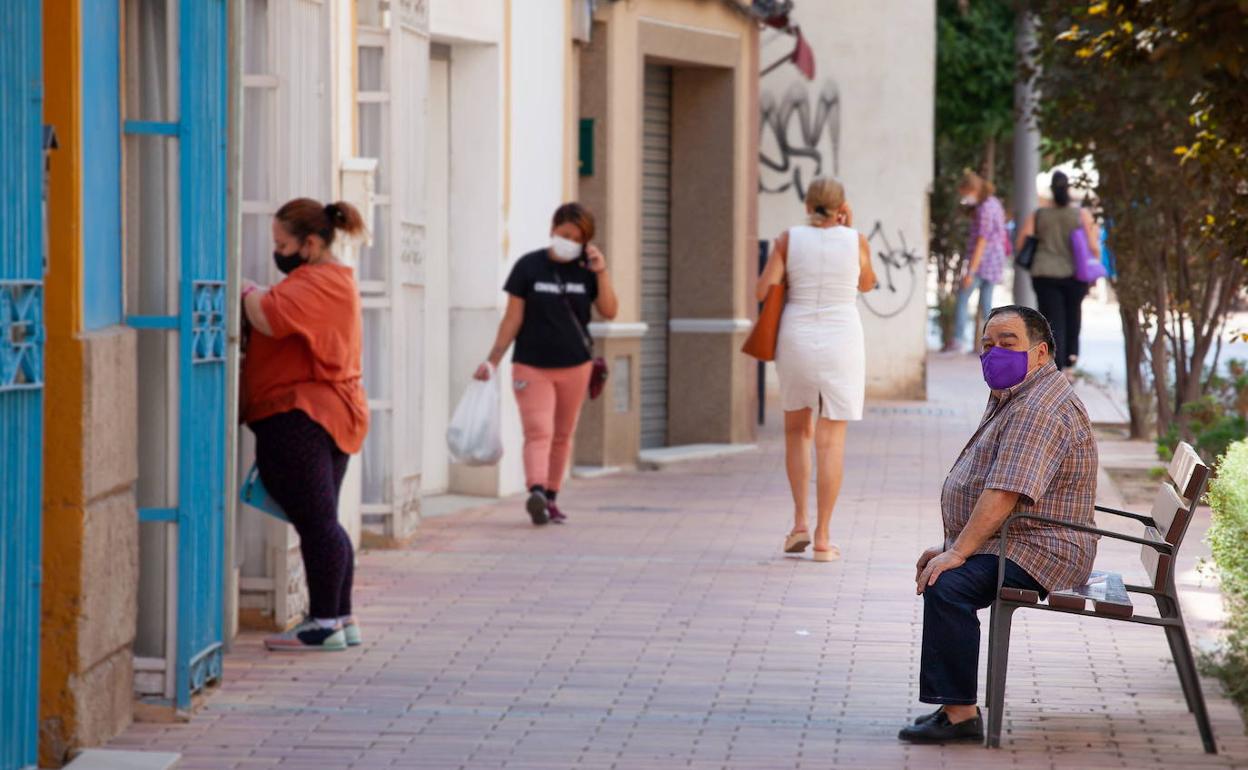 Viandantes en Lorca, durante estas semanas de Fase 1.