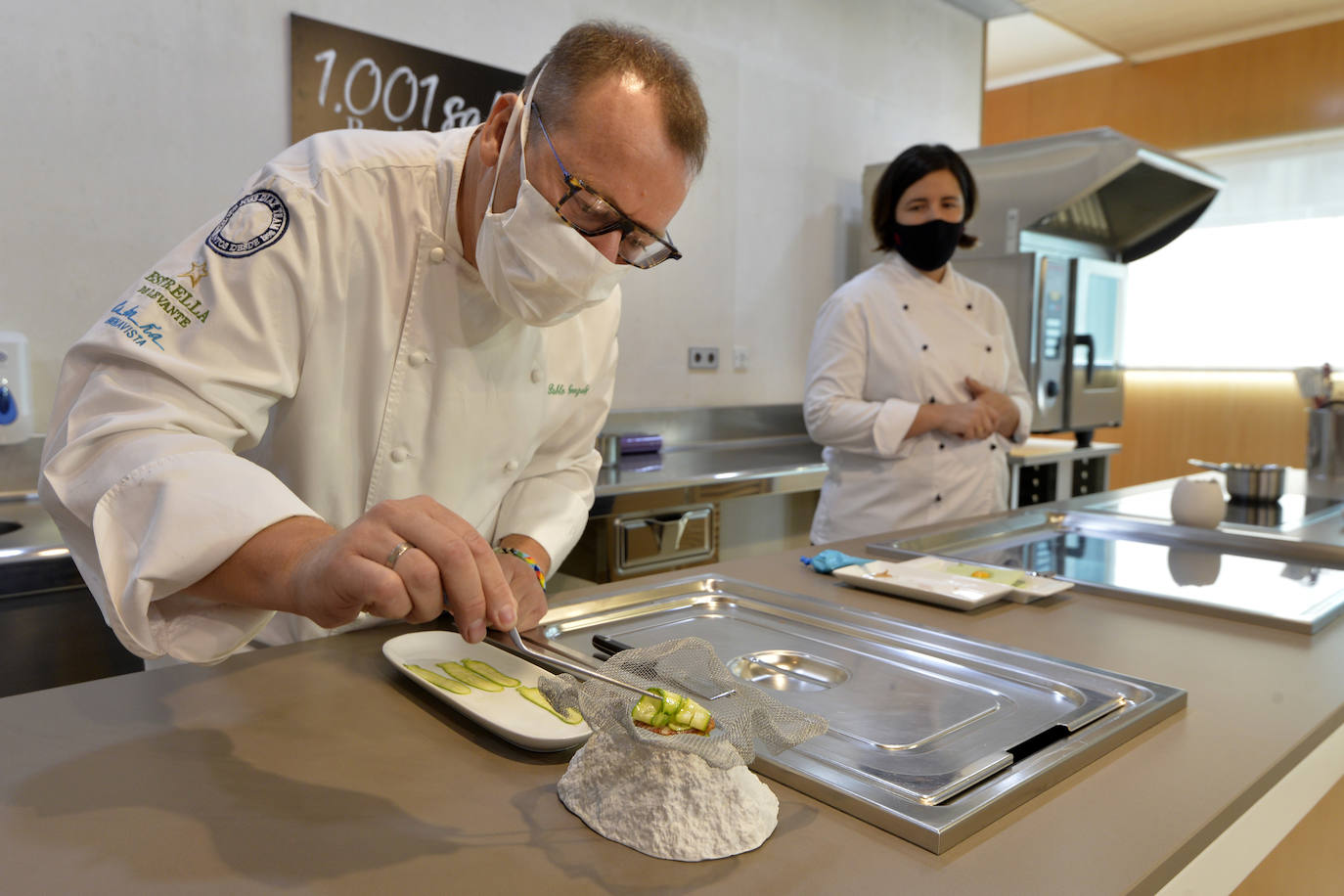 Fotos: Los chefs Pablo González y María Gómez presentan sus propuestas que serán expuestas en San Sebastián Gastronomika