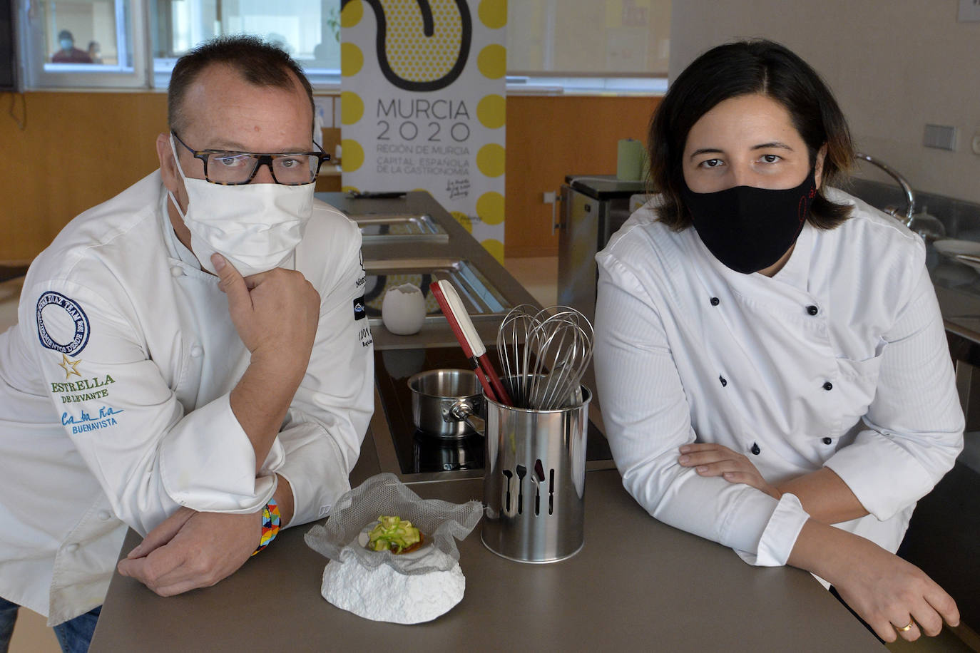 Fotos: Los chefs Pablo González y María Gómez presentan sus propuestas que serán expuestas en San Sebastián Gastronomika