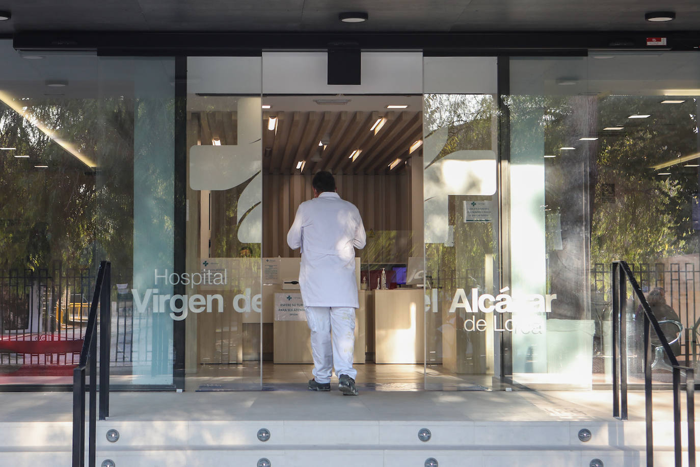 Fotos: El brote del hospital Virgen del Alcázar impide al casco urbano de Lorca salir de la Fase 1