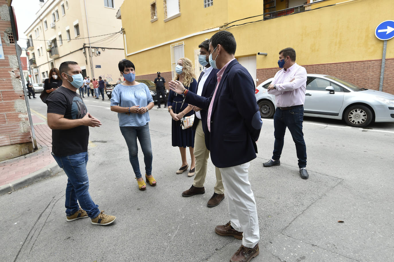 Fotos: Fernando López Miras se reúne con los vecinos de las casas okupadas de Torreagüera