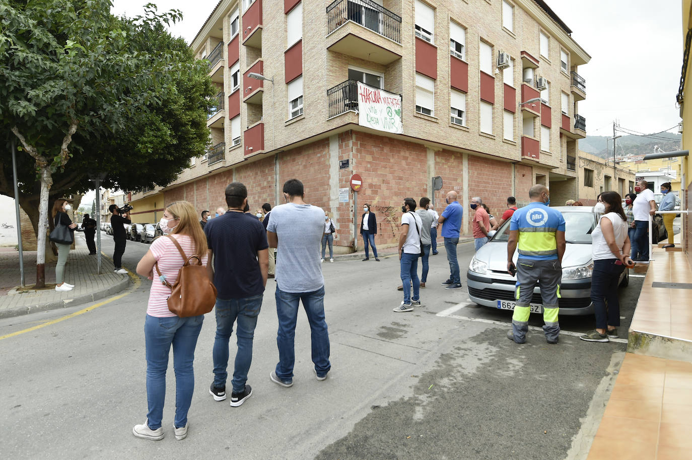 Fotos: Fernando López Miras se reúne con los vecinos de las casas okupadas de Torreagüera