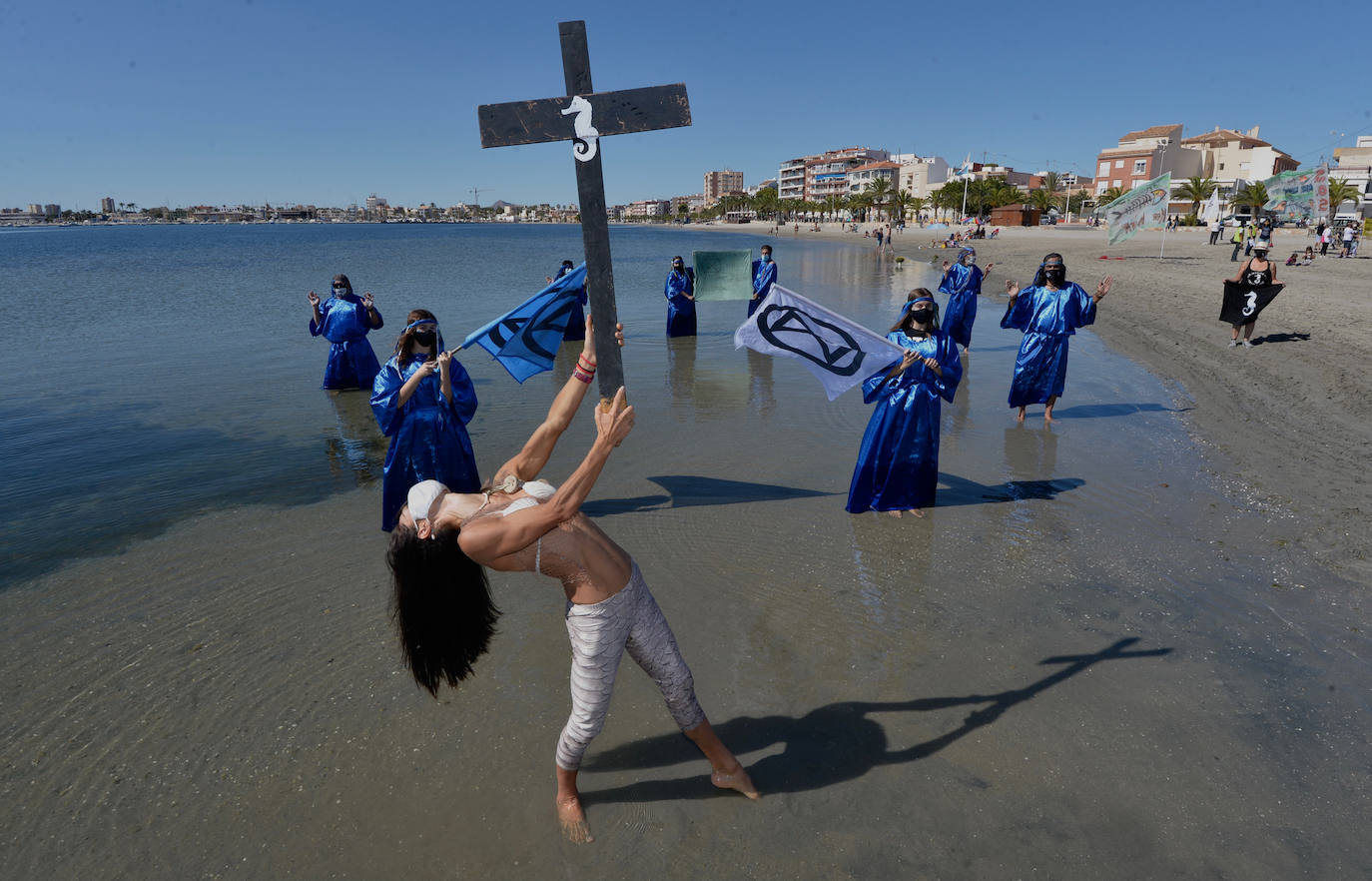Fotos: Concentración en San Pedro en defensa del Mar Menor