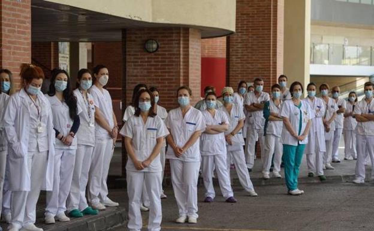 Sanitarios del hopital La Arrixaca, en una imagen de archivo. 